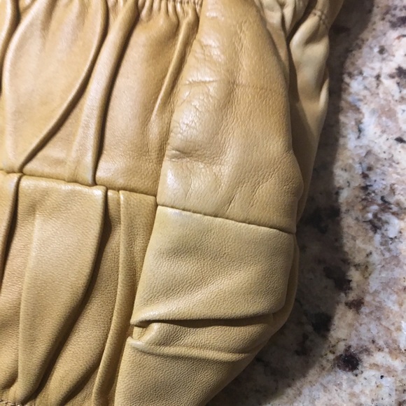 Prada ❤️❤️❤️Tan Leather Handbag - Picture 5 of 10